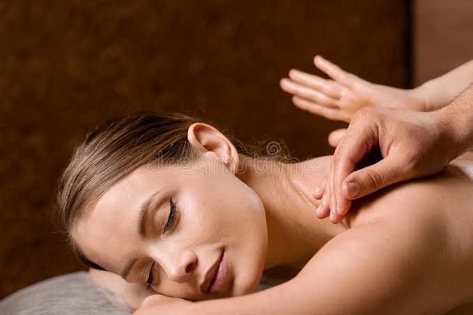 Four Hands Massage